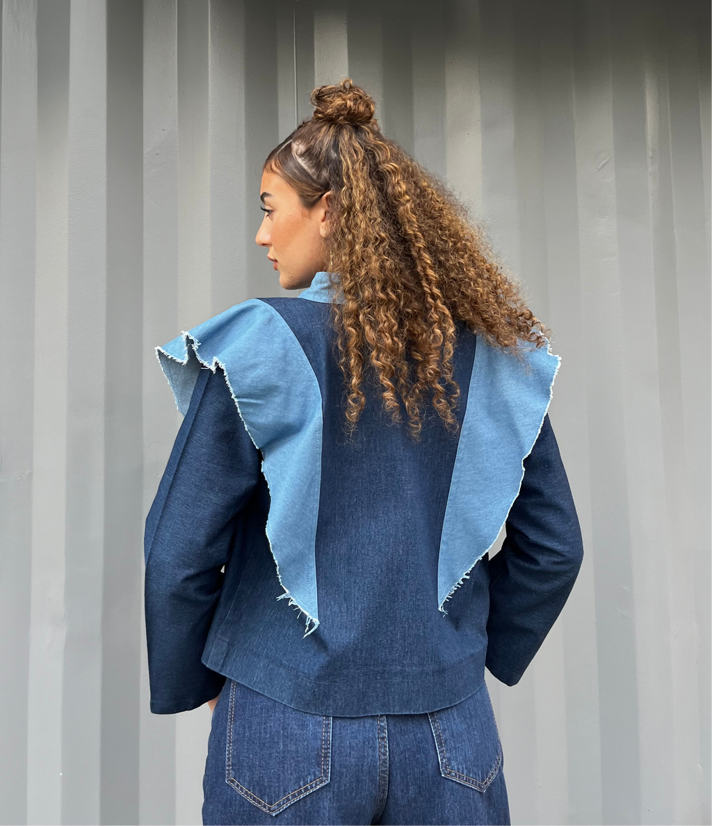 ICONIC DENIM IN BLUE