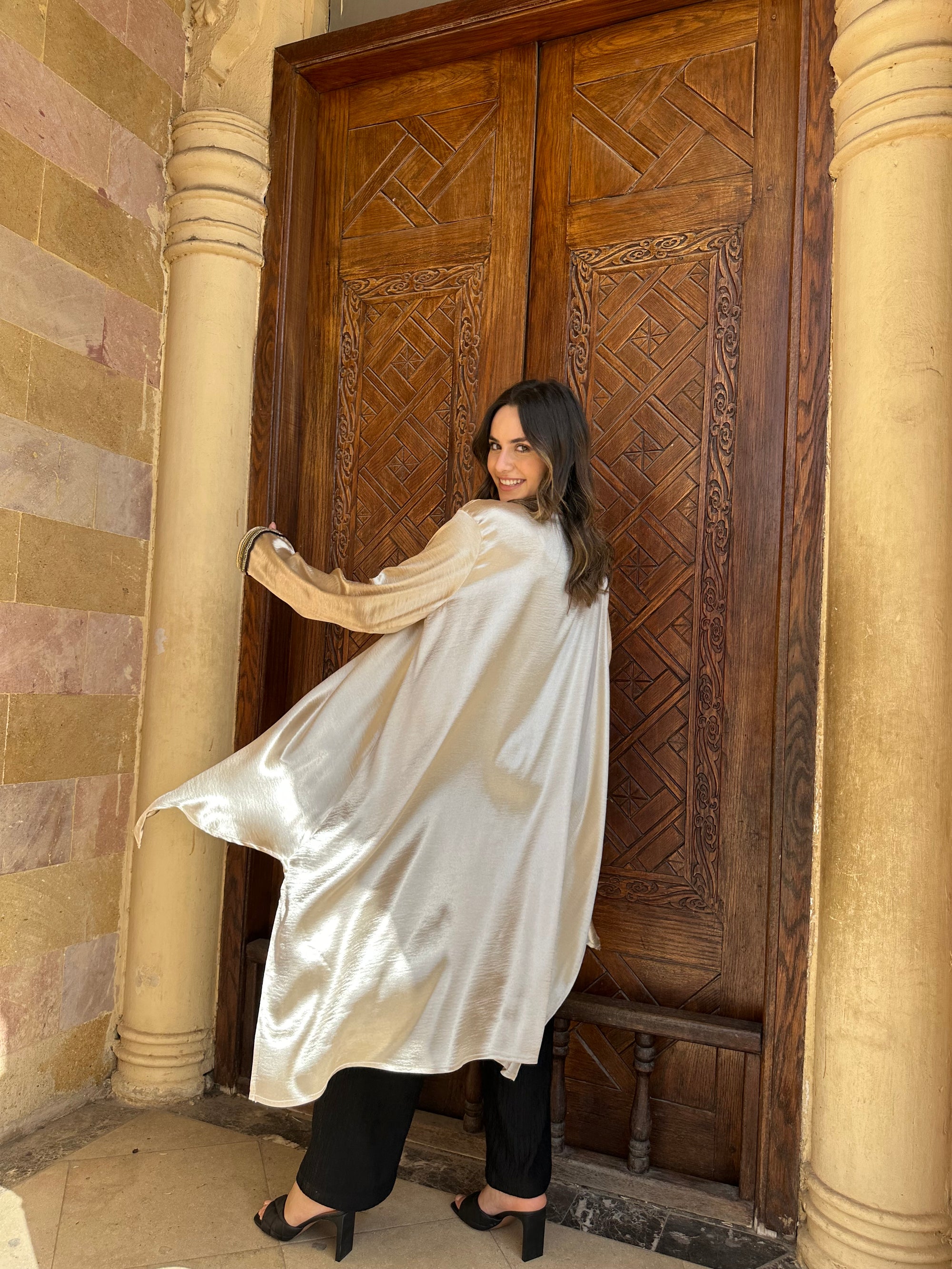 GLOW KIMONO IN GOLD