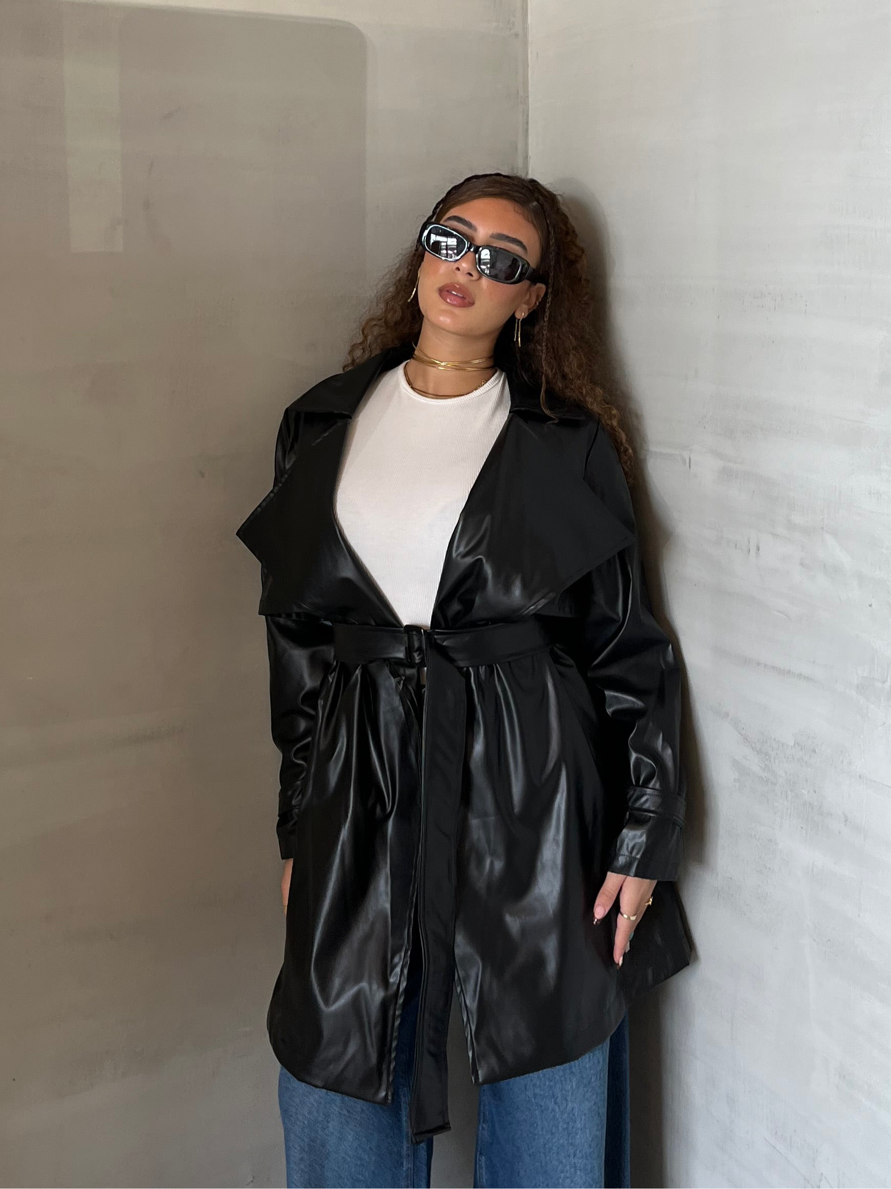 LEATHER TRENCH IN BLACK