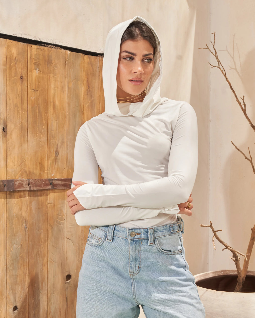 SOLA HOODED TOP IN WHITE