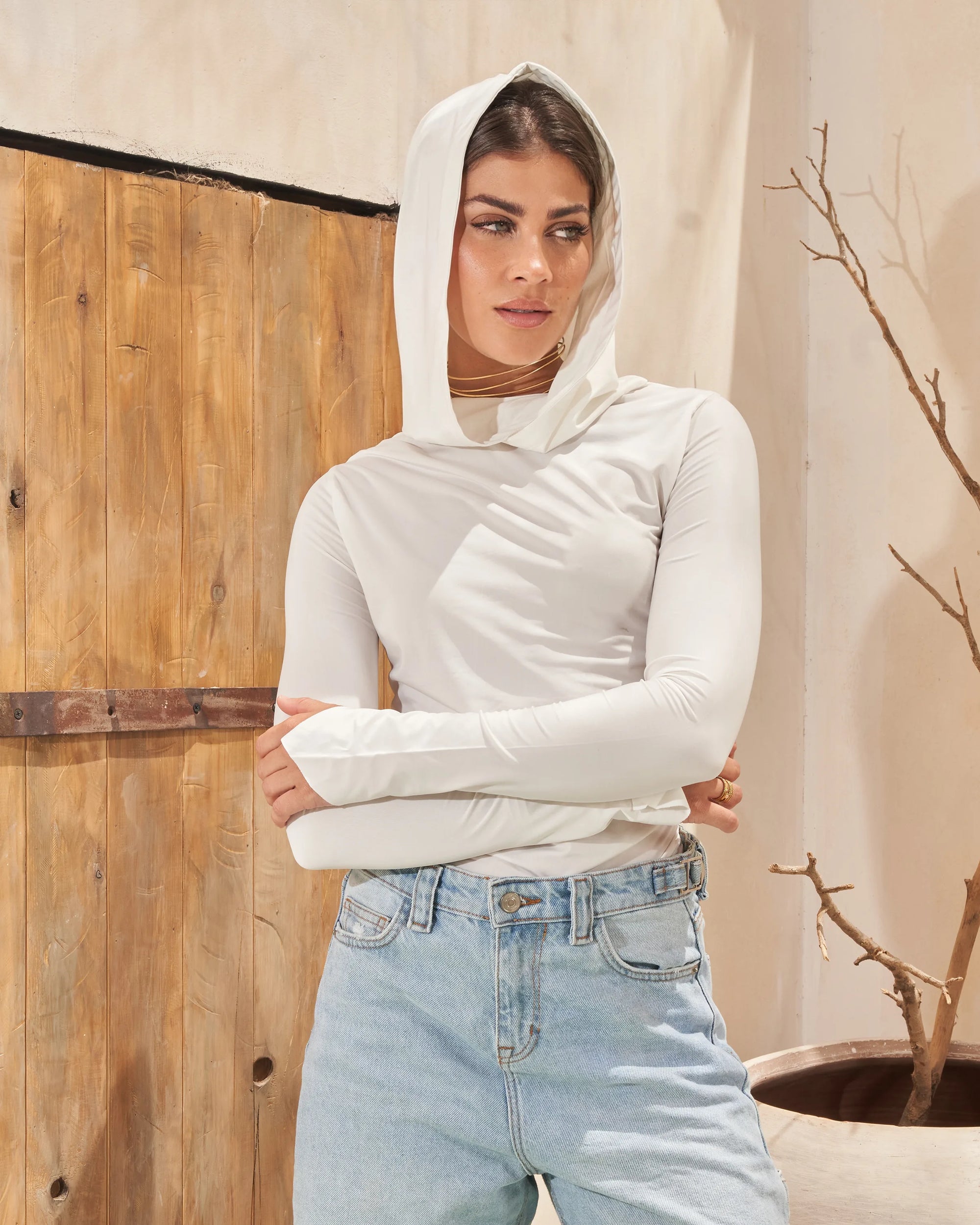 SOLA HOODED TOP IN WHITE