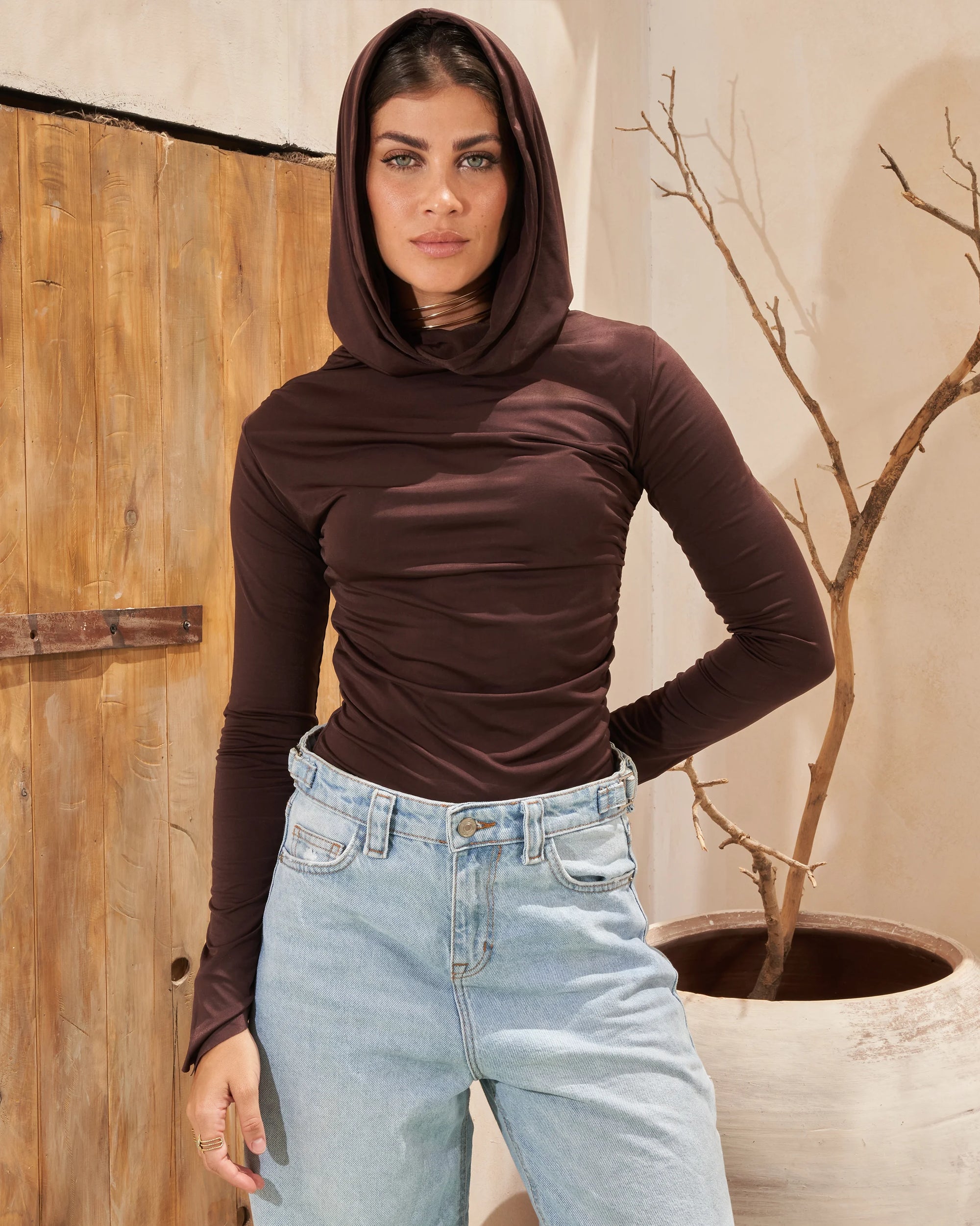 SOLA HOODED TOP IN BROWN