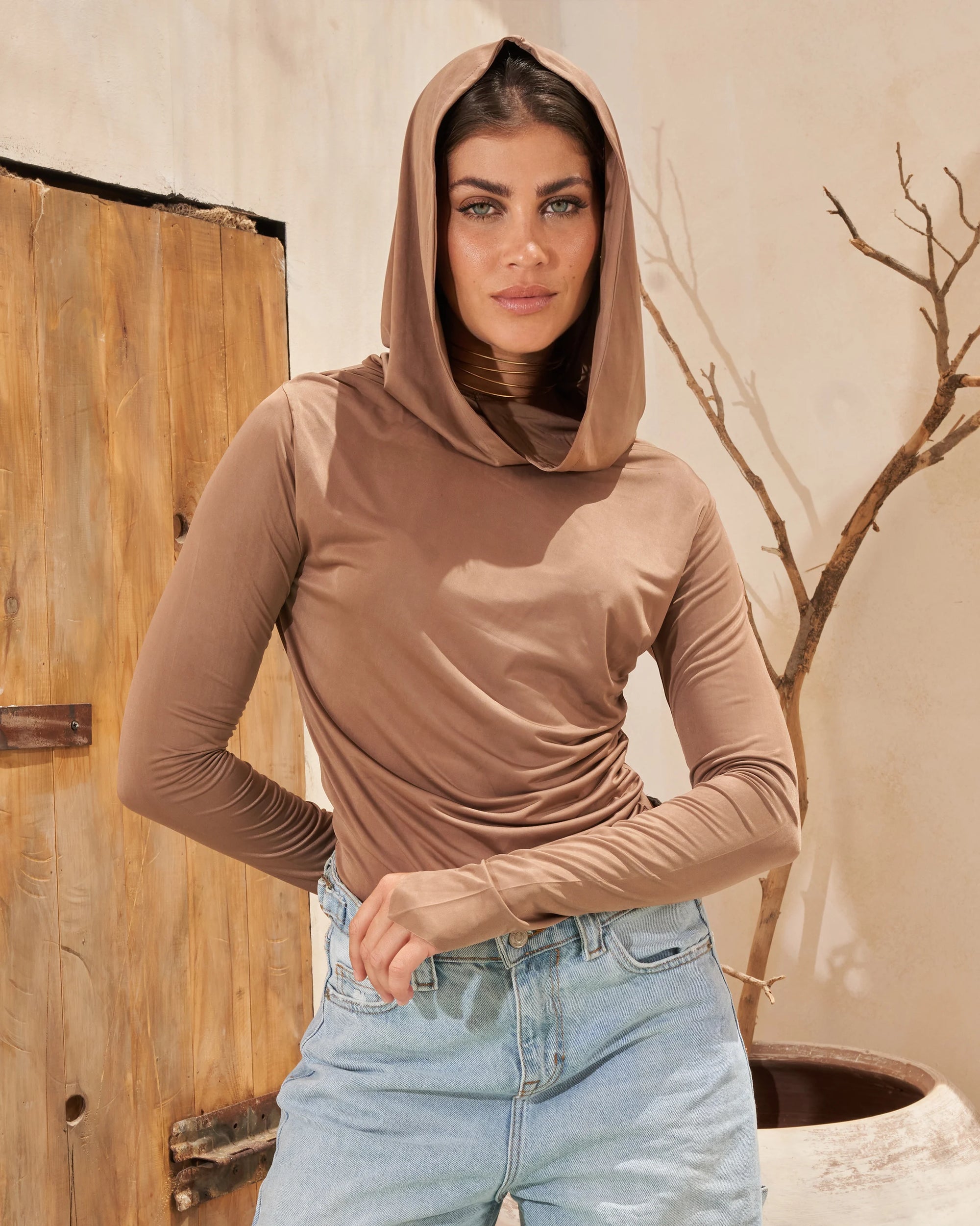 SOLA HOODED TOP IN CAMEL