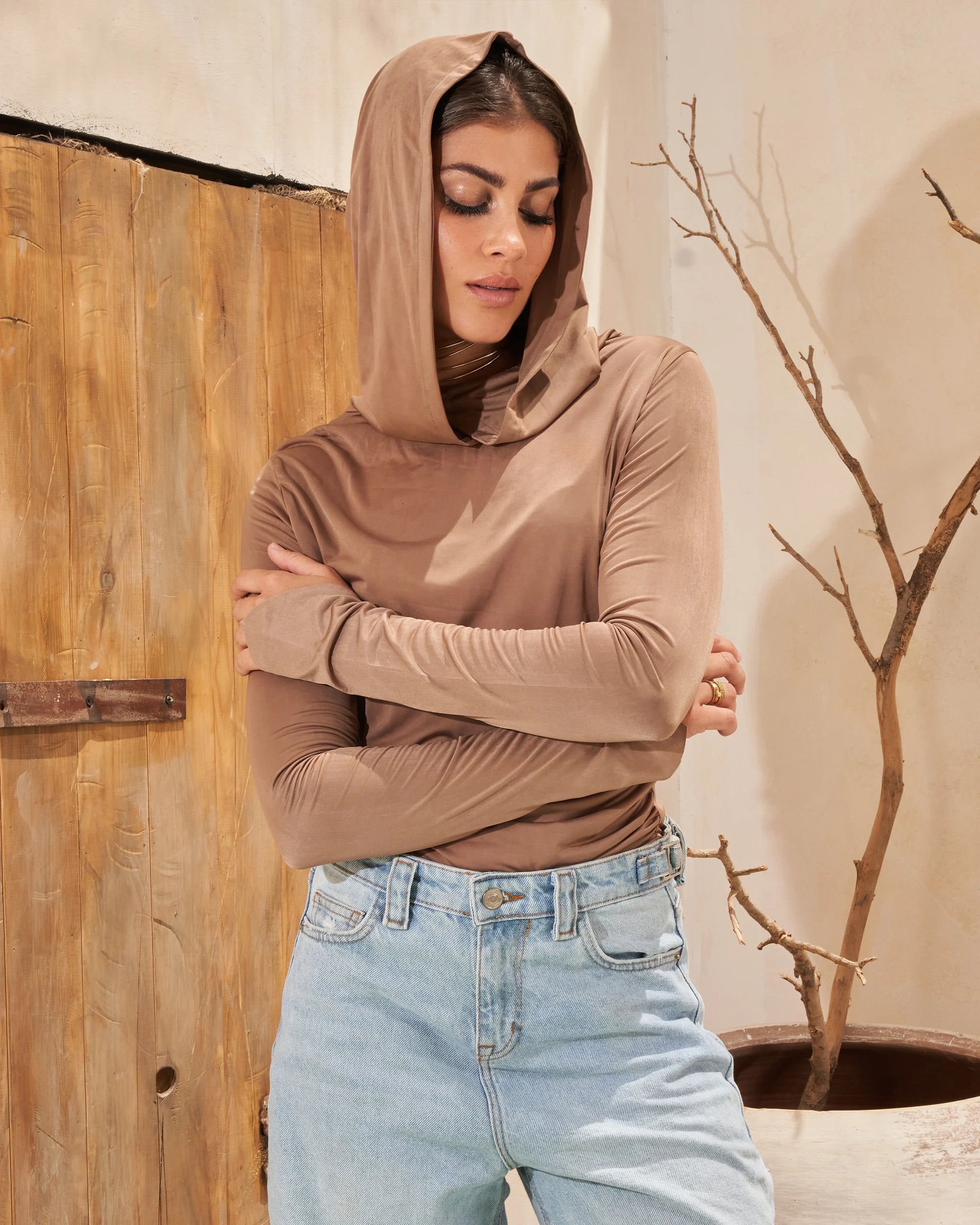 SOLA HOODED TOP IN CAMEL
